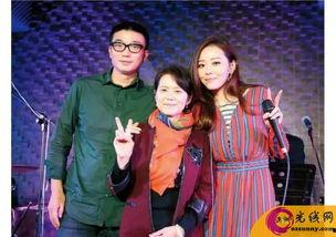 娱乐圈吃瓜综艺小说,瓜田里的甜蜜陷阱